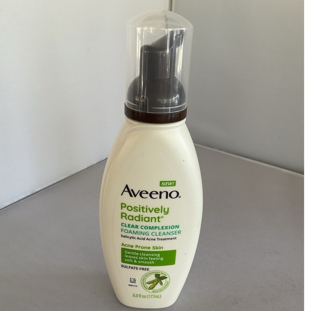 Aveeno Positively Radiant Daily Cleanser 6 Oz Bottle